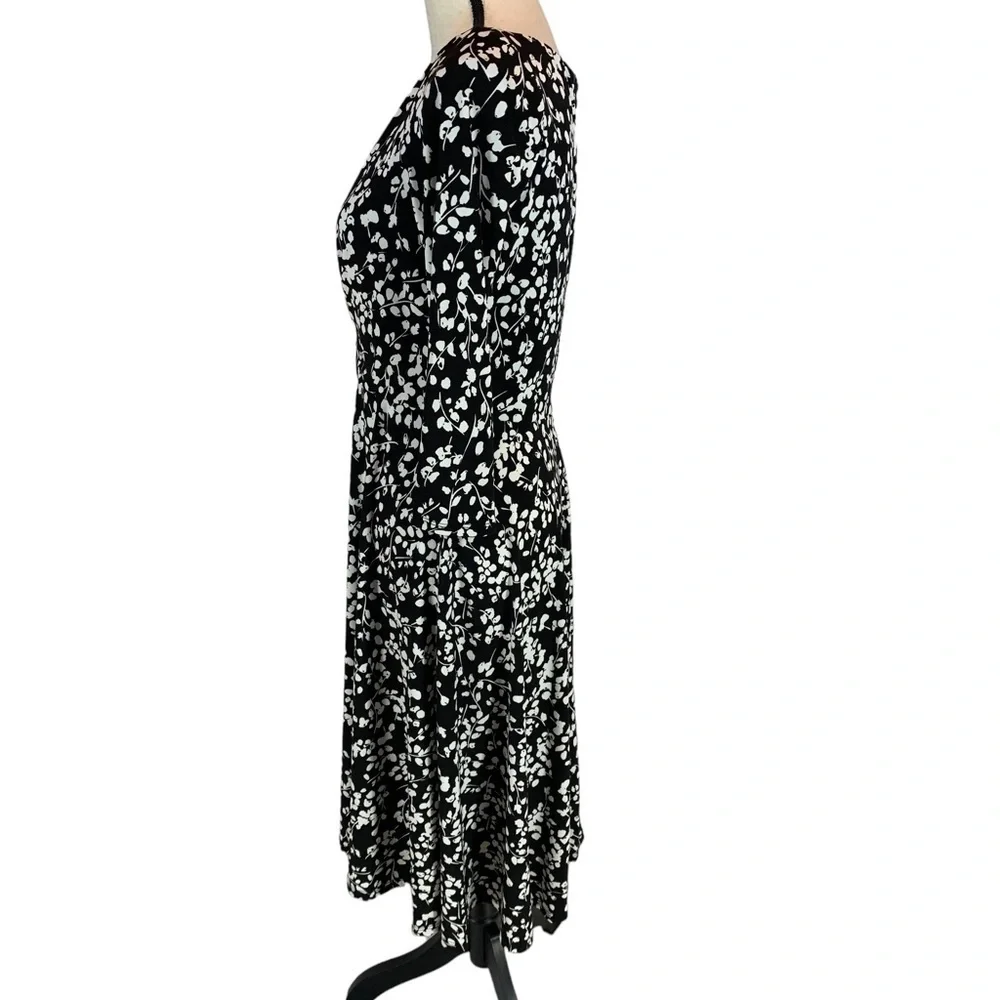 Harper Rose 3/4 Sleeve V Neck Fit and Flare Dress - Black / White - size 8
